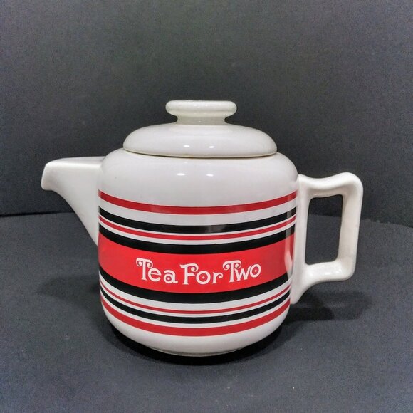 Tea for Two le the pour deux teapot, red white black teapot, made in Japan - Picture 1 of 10